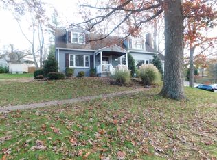 901 Ridgemont Rd, Charleston, WV 25314