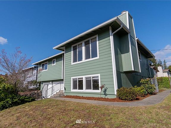 3rd image of 2601 N Narrows Pl