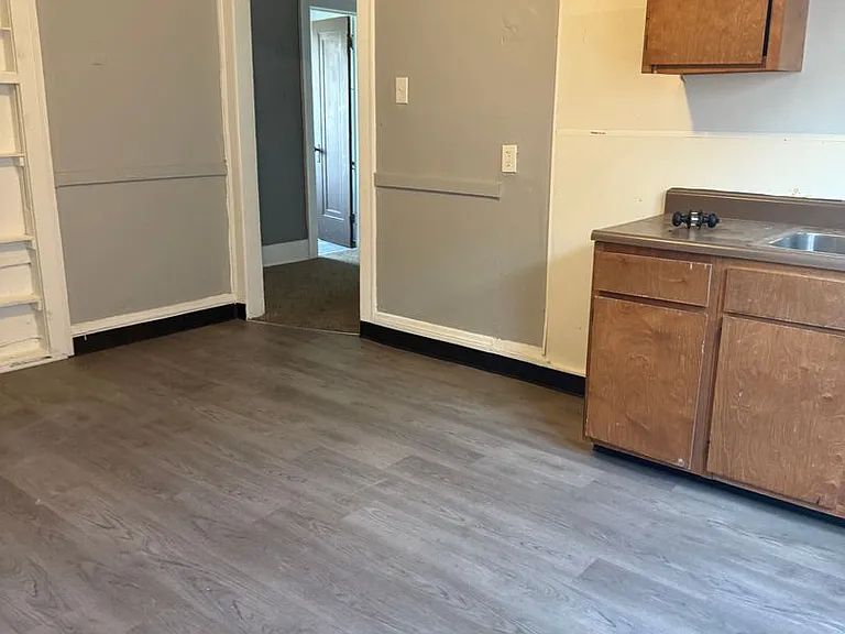 12506 Union Ave — Photo 11