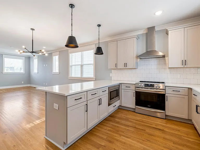 530 Edwin St #10 — Photo 13