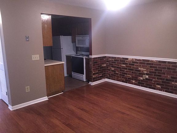 5th image of 146 Brooke Castle Dr