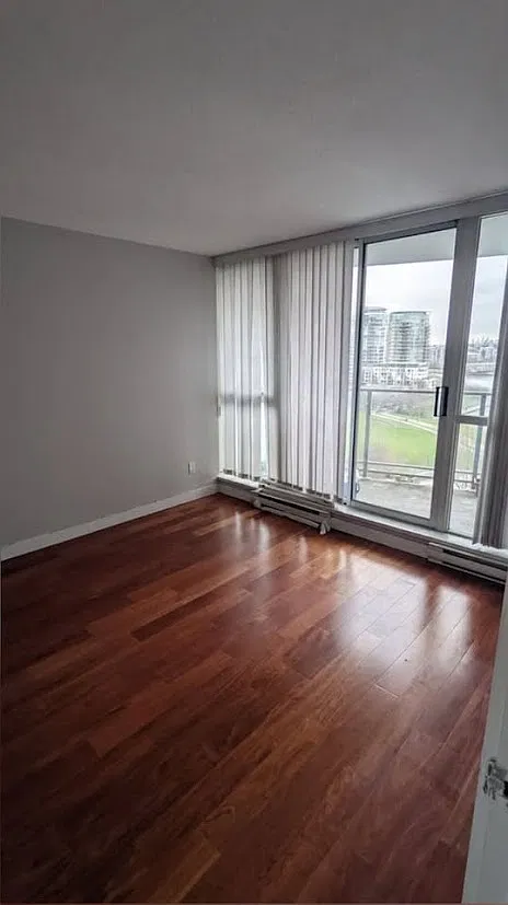 2 bed, 1000 sqft, $4,100 — Photo 3