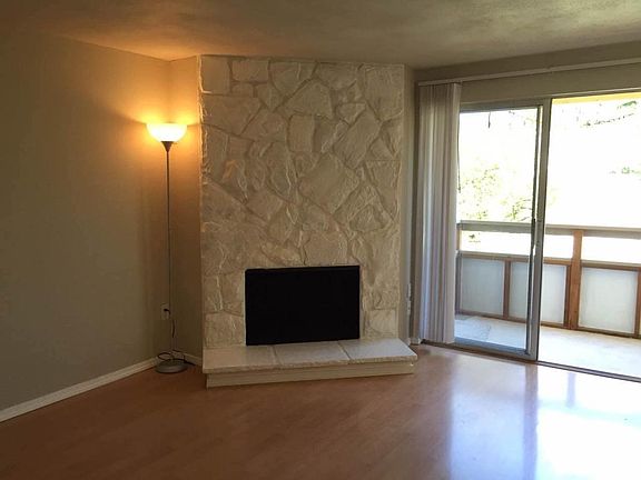 4th image of 4715 176th St SW APT E6