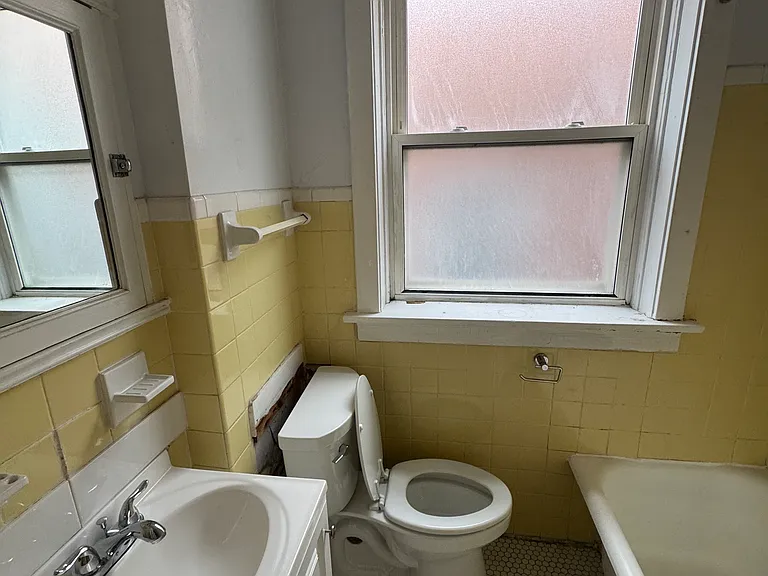 5227 Sutherland Ave #1 — Photo 10