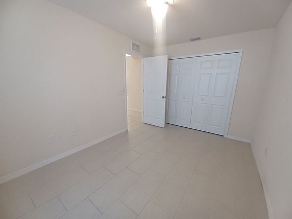 3rd image of 1213-1215 NE 8th Pl #445E90545