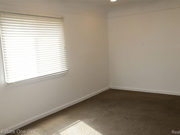 5th image of 7052 Rivard Ave