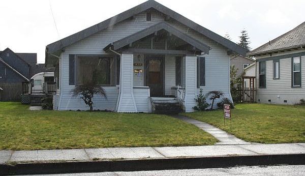 1st image of 429 E Spruce Ave