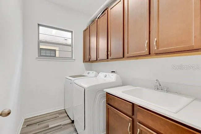 10466 Siddington Dr — Photo 23