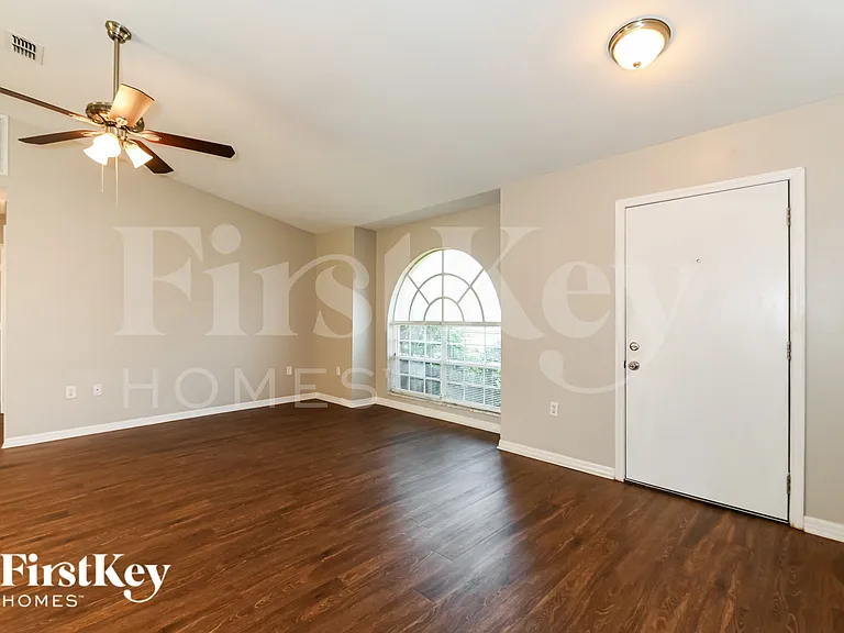 18557 Wisteria Rd — Photo 3