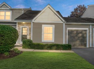 1907 Ozark Pkwy, Algonquin, IL 60102