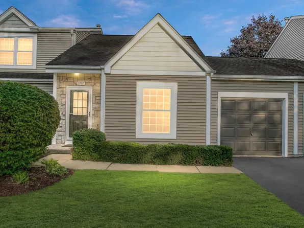 1907 Ozark Pkwy, Algonquin, IL 60102