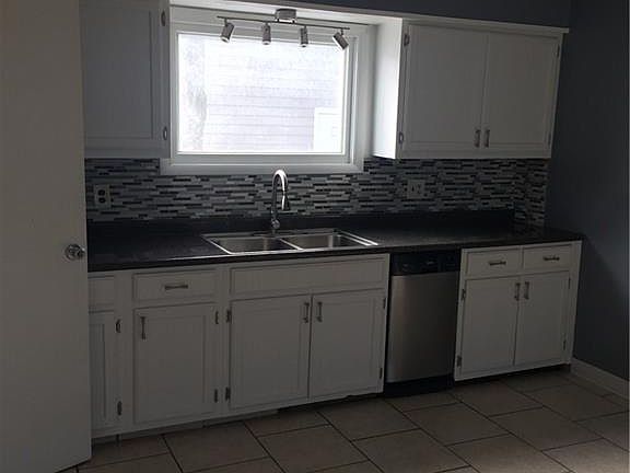 3rd image of 1166 McQuade Ave