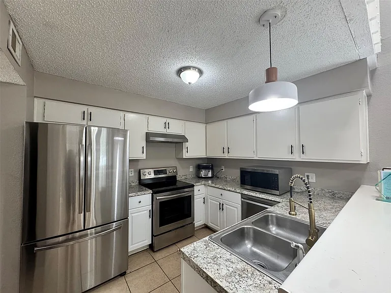 6312 Peacock Hills Dr — Photo 4