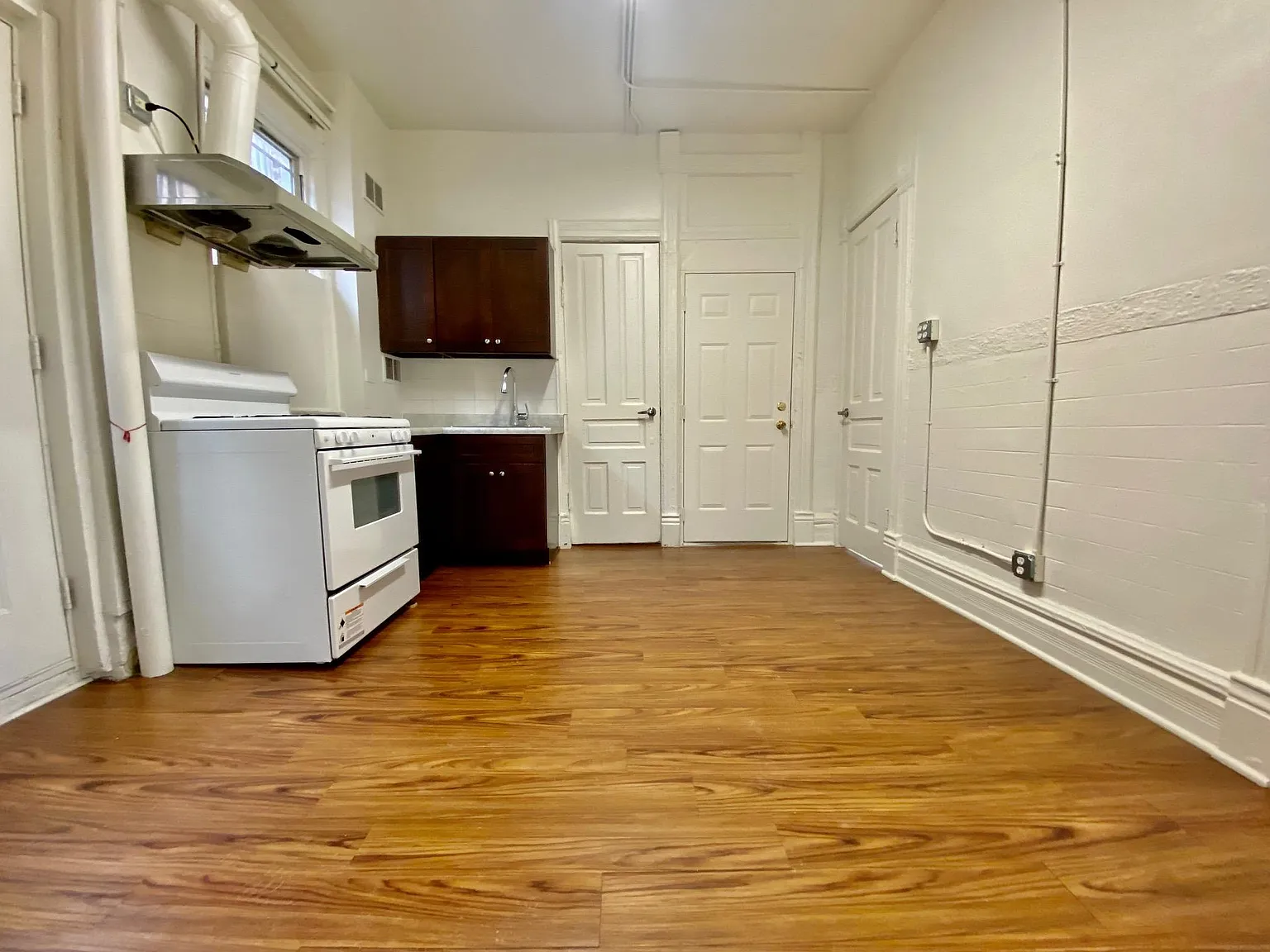 2 bed, 800 sqft, $1,090 — Photo 1