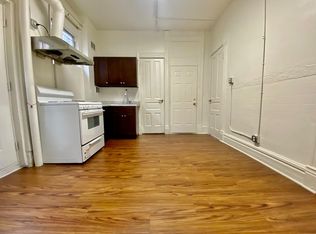 241 W 24th St #2R, Chicago, IL 60616