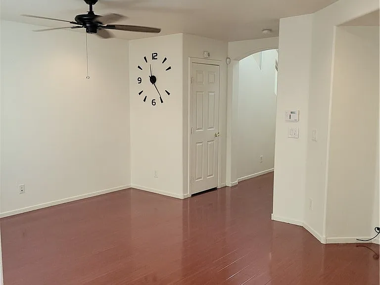 9275 Hollander Ave — Photo 3