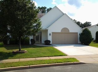 15 Sunset Ln, Columbus, NJ 08022