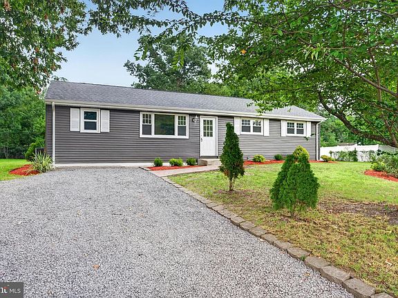3rd image of 4138 W Adams Cir