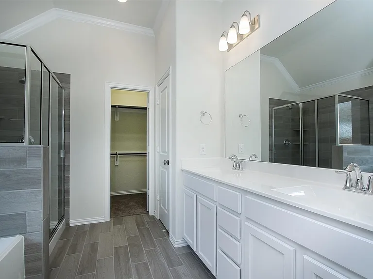 15230 Kickapoo Cavern Dr — Photo 22