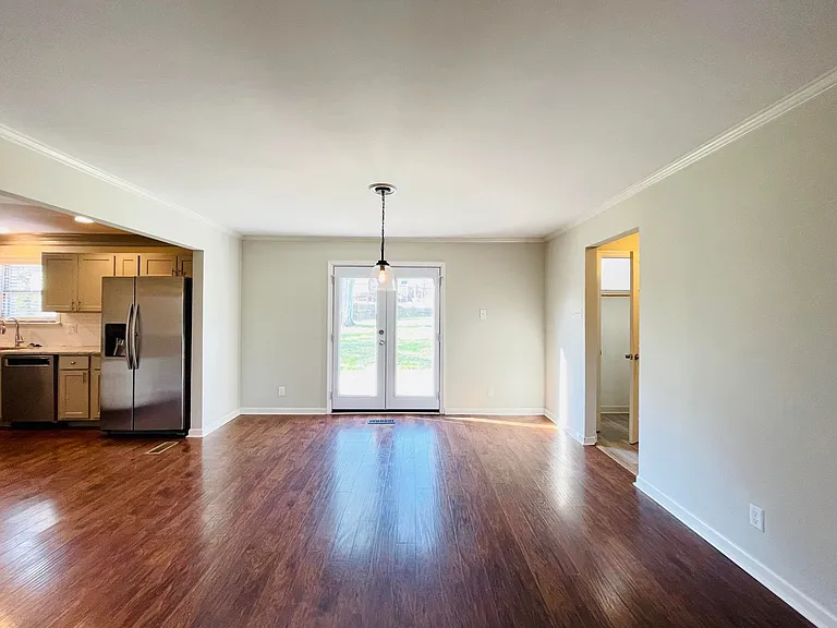 223 Raintree Ln — Photo 7