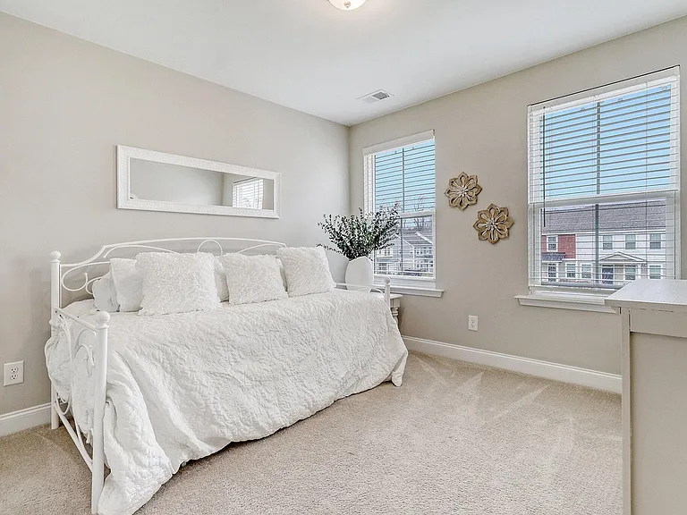 7793 Montview Rd — Photo 10
