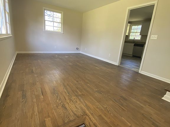 4th image of 1902 Bartway Dr