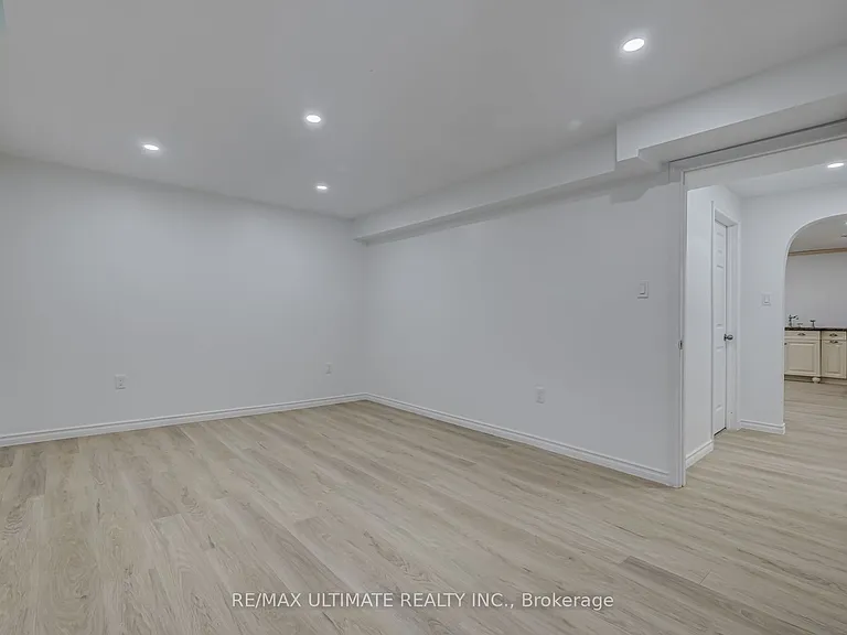 5 Bayswater Ave — Photo 34
