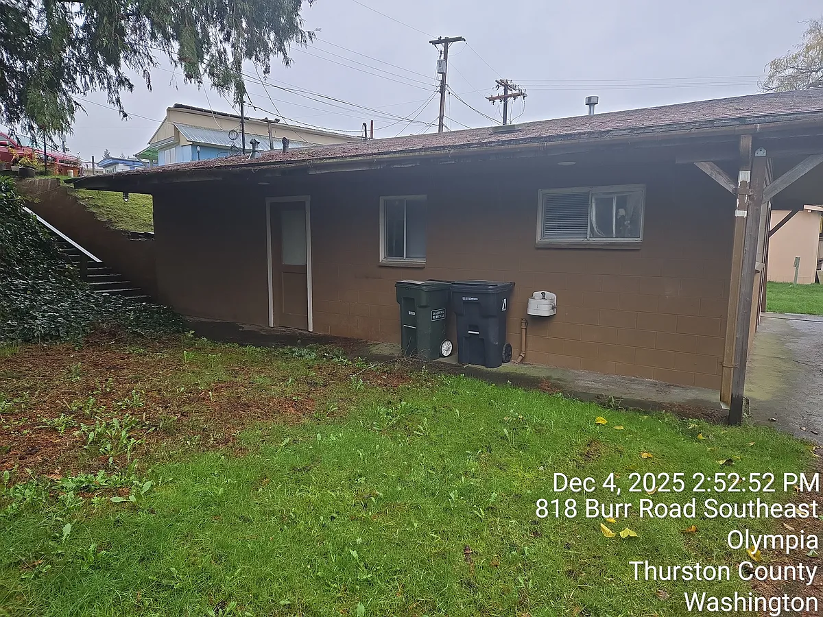 Building Photo - 818 Burr Rd SE #29