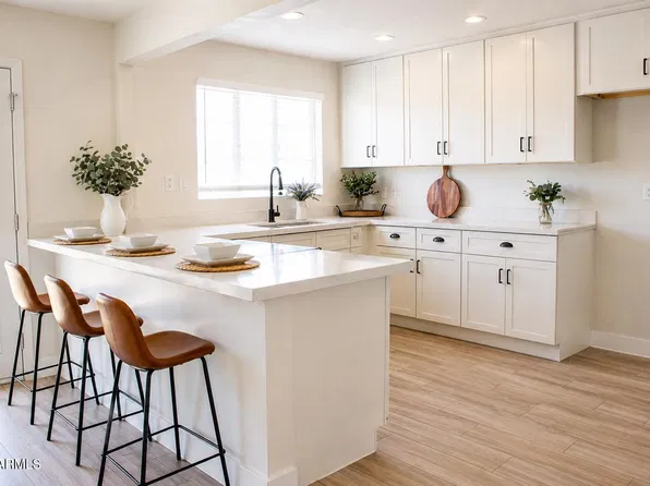3739 W FLYNN Lane, Phoenix, AZ 85019