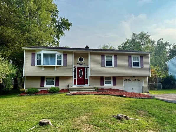 31 Donna Chrystie Lane, Walden, NY 12586