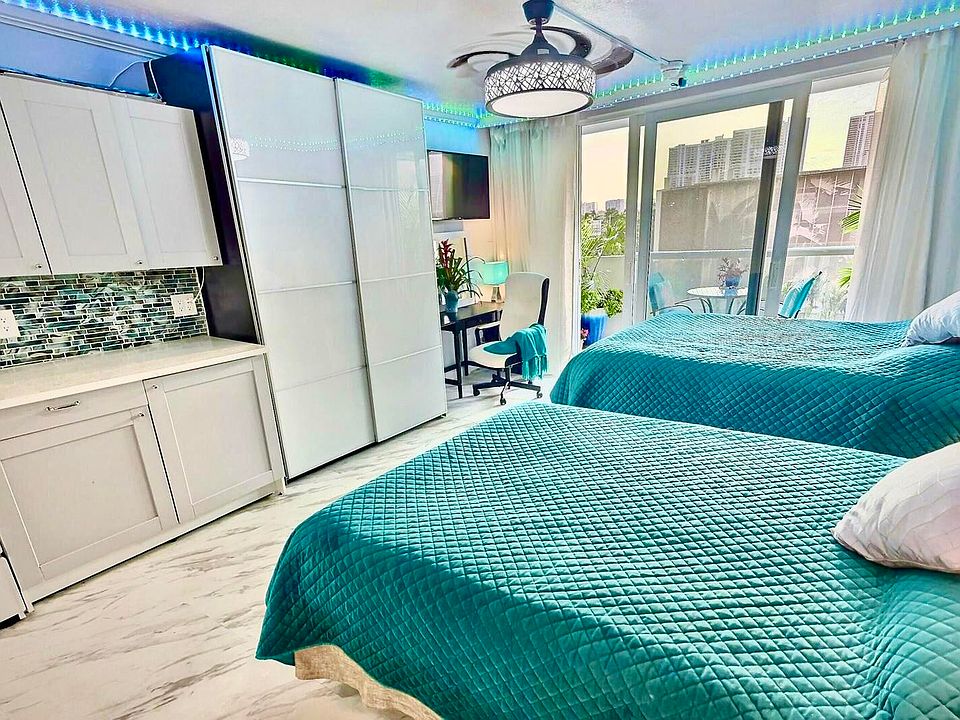 1st image of 19201 Collins Avenue #337