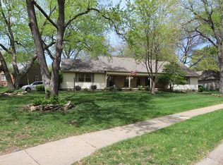6800 W 101st Ter, Overland Park, KS 66212