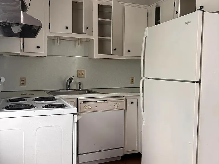 1676 Western Ave #1B — Photo 5