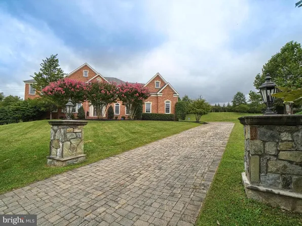 10605 Rivers Bend Ct, Potomac, MD 20854