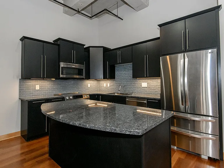 239 E Chicago St #307 — Photo 8