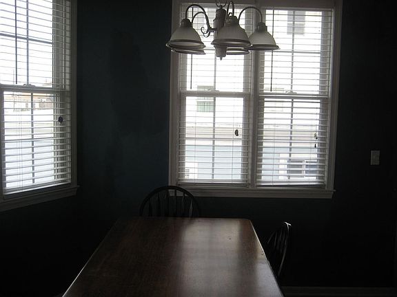 4th image of 329-31 West Ave #2