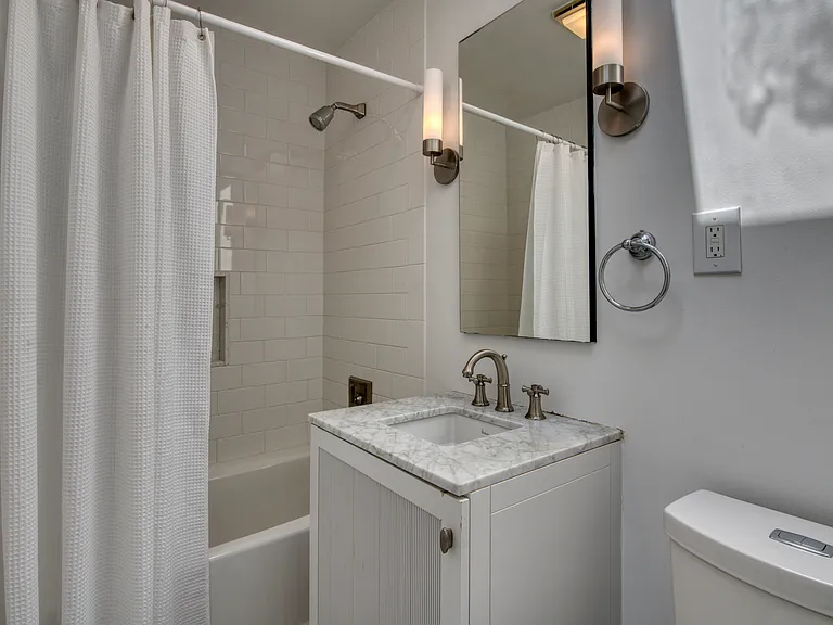 194 Woodbine Dr — Photo 10