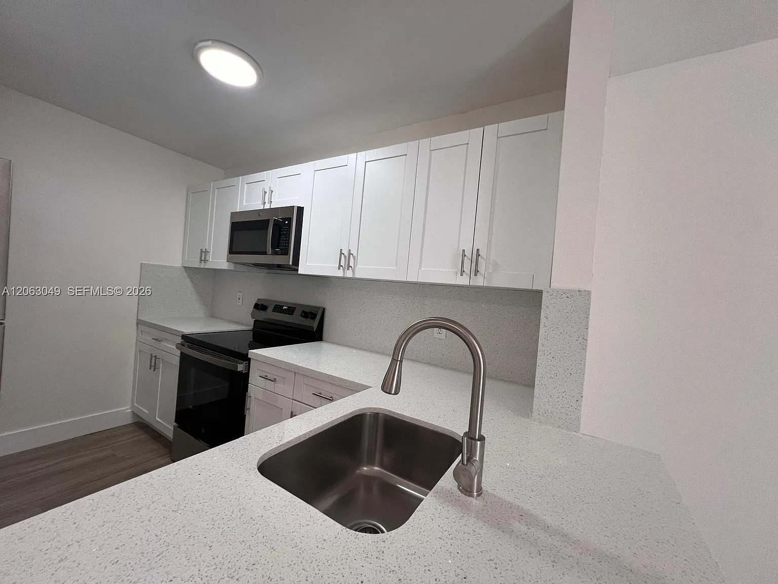 Lago Grande Two Condo — Photo 4