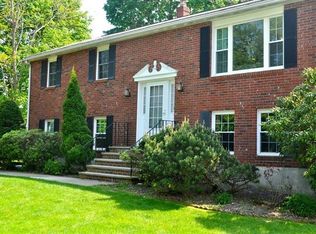 2 Dorothy Dr, Woburn, MA 01801