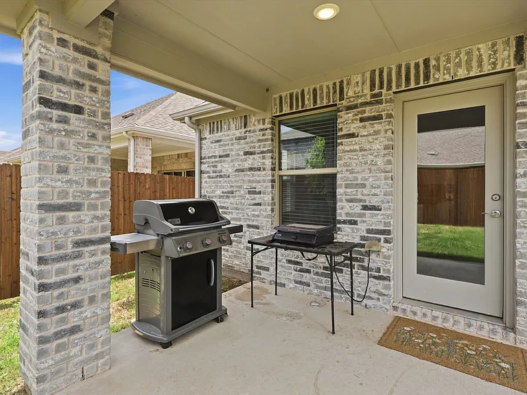 410 Dempsey Dr — Photo 24
