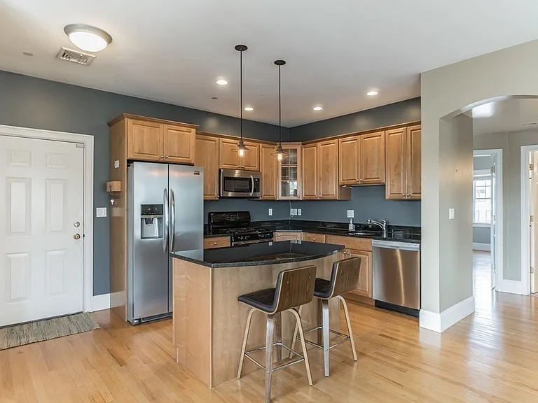29 Vinton St #7 — Photo 3