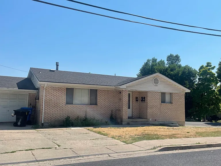 510 E 200 N — Photo 1