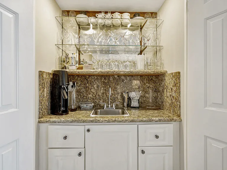 840 Ocean Dr #806 — Photo 23