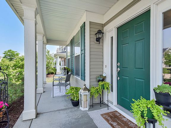2nd image of 2434 River Hills Ln