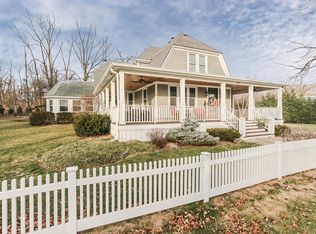 868 Walnut St #1, Glen Ellyn, IL 60137