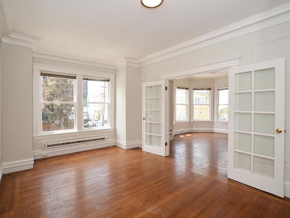 1st image of 4845 California St #3