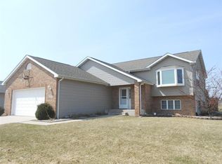 1310 W 96th Pl, Crown Point, IN 46307