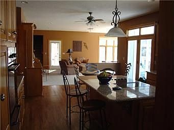 2nd image of 2205 Lakeview Dr