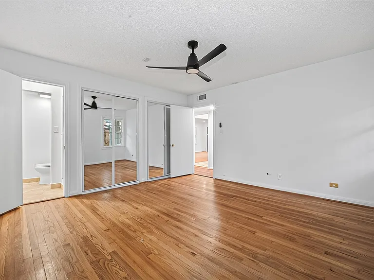 3731 Drake St — Photo 28