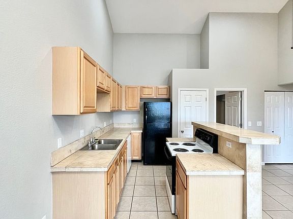 5th image of 17250 W Colfax Ave #2B-2Ba-848Sqft